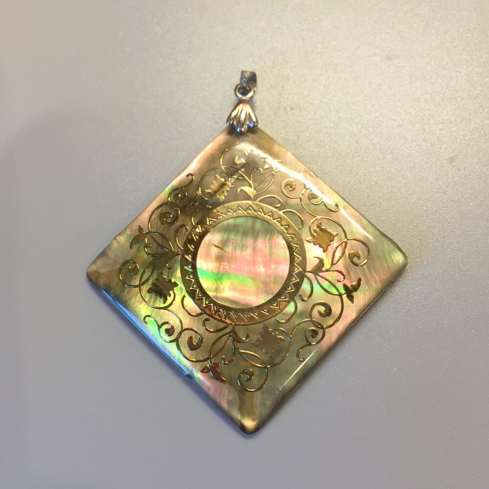 Goldplated Filigree Design Abalone Shell Square Pendant - Picture 4 of 5